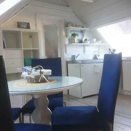 דירה A Cozy Traditional House In Bergen, With A View *